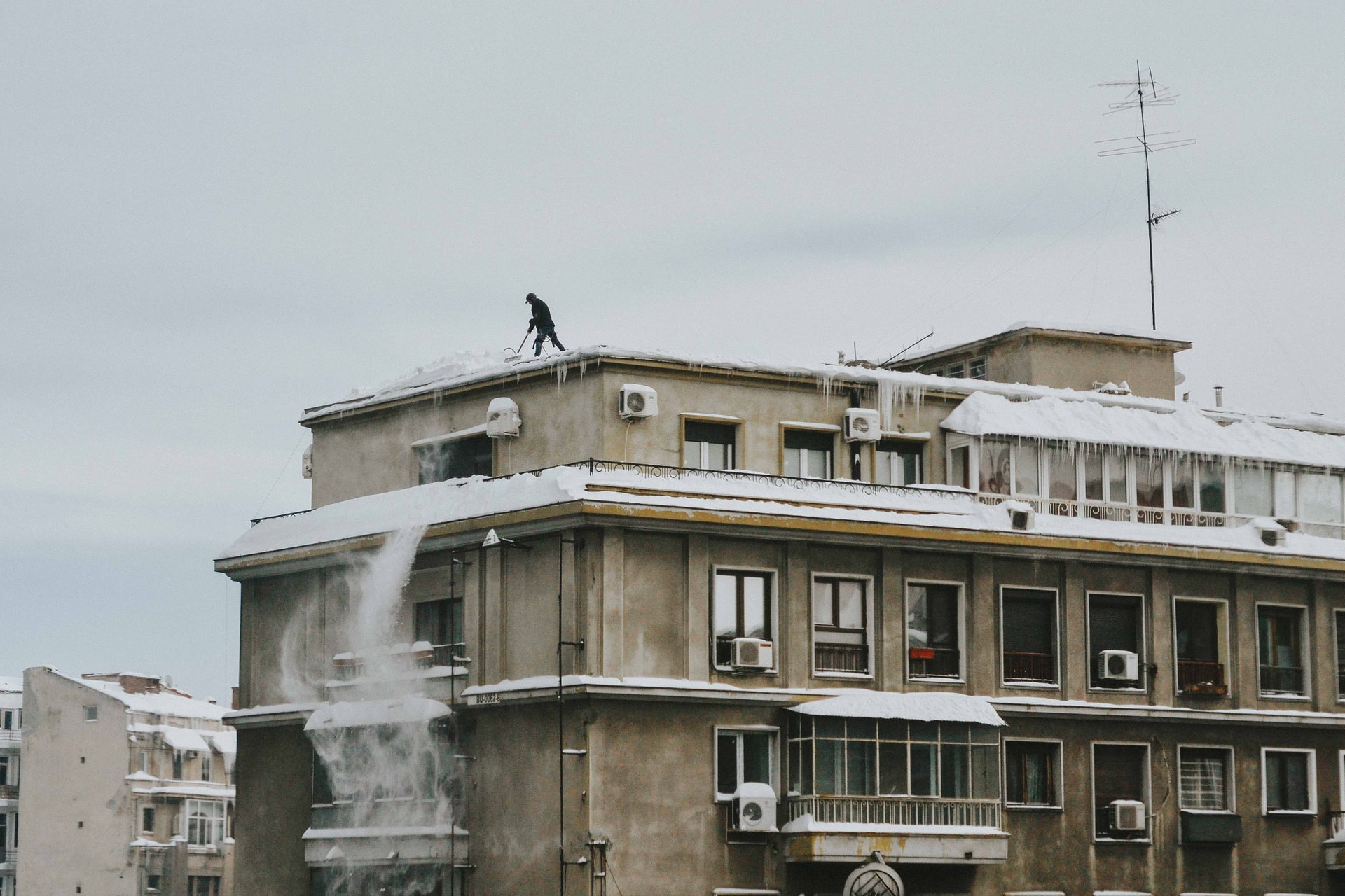 Roof Cleaning Services in Crosby TX